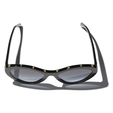 Sunglasses: Oval Sunglasses, acetate Black — .